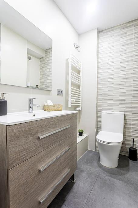 Precioso Piso Moderno: Terraza, A/C, Netflix, Wifi Apartment บาเลนเซีย ภายนอก รูปภาพ