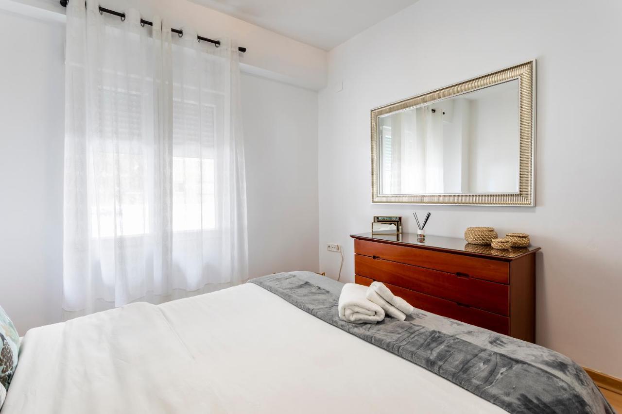 Precioso Piso Moderno: Terraza, A/C, Netflix, Wifi Apartment บาเลนเซีย ภายนอก รูปภาพ